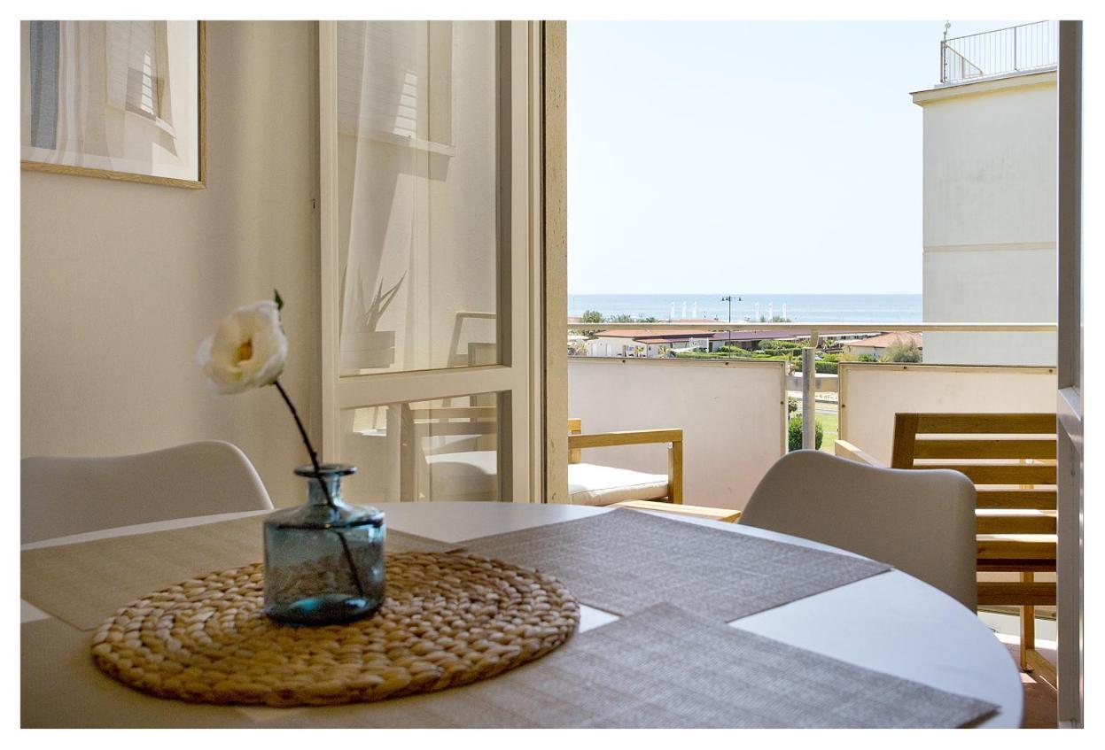 Casa Gorgone, Seafront Flat! Apartment Viareggio Exterior photo